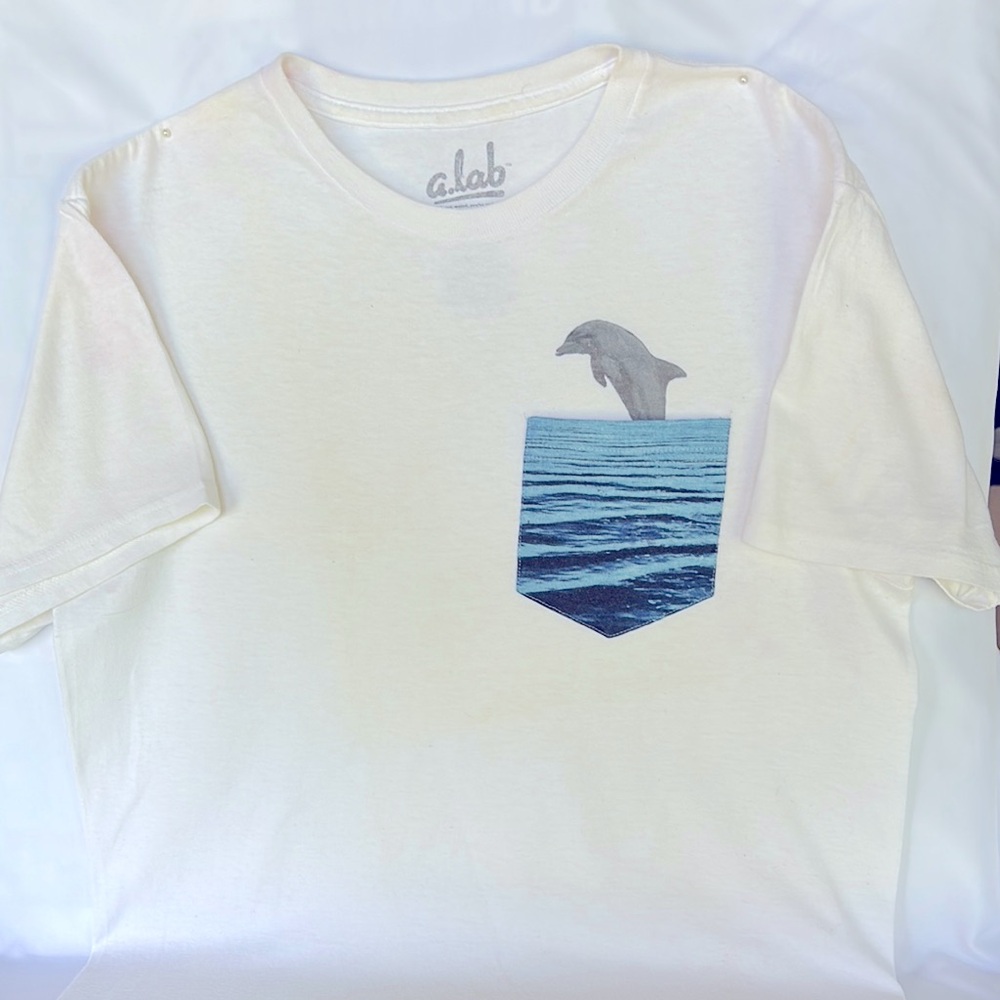 a.lab Slightly Worn White T-Shirt With  Dolphin Pocket Design Men’s Size Medium - Picture 4 of 11